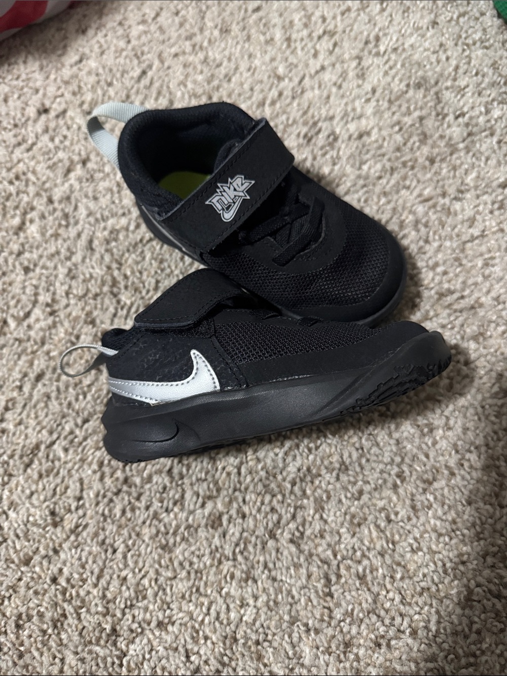 Nike Kids' Black & Silver Velcro Athletic Shoes